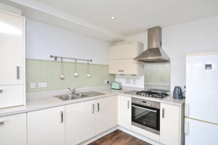2 bedroom Flat to let in Arneil Drive, Edinburgh, EH5