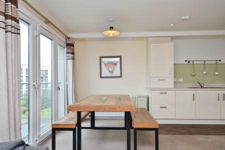 2 bedroom Flat to let in Arneil Drive, Edinburgh, EH5