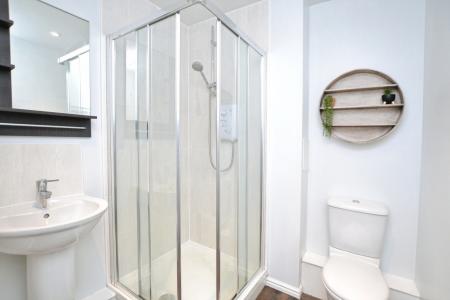 2 bedroom Flat to let in Arneil Drive, Edinburgh, EH5