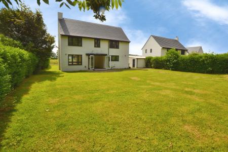 4 bedroom Detached house to let in Riverside Road, South Queensferry, EH30