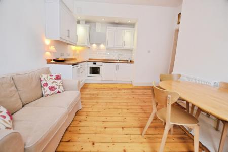 2 bedroom Flat to let in Albert Place, Leith, Edinburgh, EH7