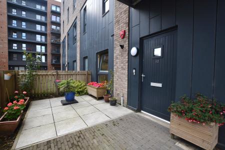 1 bedroom Flat to let in Ropemaker Street, Leith, Edinburgh, EH6