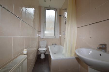 2 bedroom Flat to let in Largo Place, Leith, Edinburgh, EH6