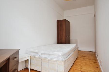 4 bedroom Flat to let in Eyre Place, Edinburgh, EH3
