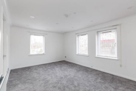 2 bedroom Flat to let in North Werber Place, Edinburgh, EH4