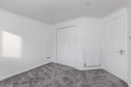 2 bedroom Flat to let in North Werber Place, Edinburgh, EH4