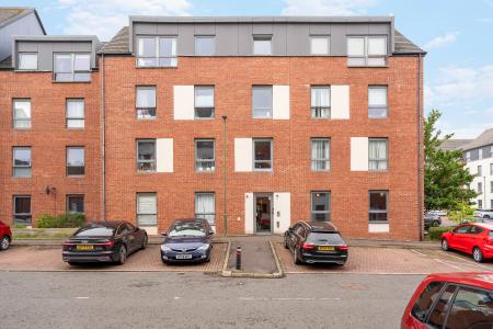 2 bedroom Flat for sale in Ferry Gait Crescent, Silverknowes, Edinburgh, EH4