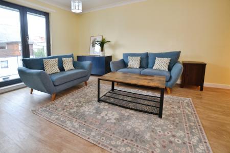 2 bedroom Flat to let in Albert Street, Edinburgh, EH7