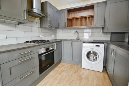 2 bedroom Flat to let in Albert Street, Edinburgh, EH7