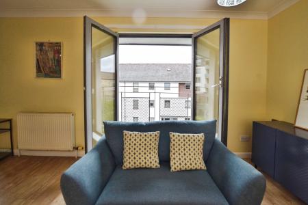 2 bedroom Flat to let in Albert Street, Edinburgh, EH7