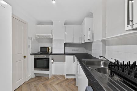 2 bedroom Ground floor flat for sale in 22 Henderson Gardens, Edinburgh, EH6 6BX