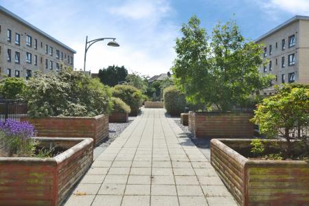 1 bedroom Flat to let in Colonsay Close, Granton, Edinburgh, EH5