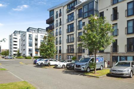 1 bedroom Flat to let in Colonsay Close, Granton, Edinburgh, EH5