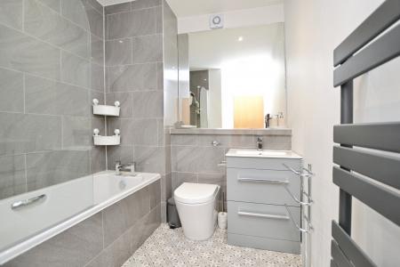 1 bedroom Flat to let in Colonsay Close, Granton, Edinburgh, EH5