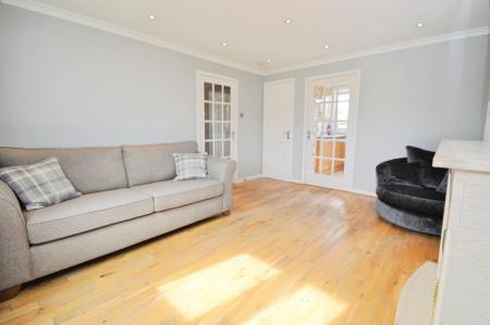 2 bedroom Semi-detached house to let in Findlay Gardens, Edinburgh, EH7