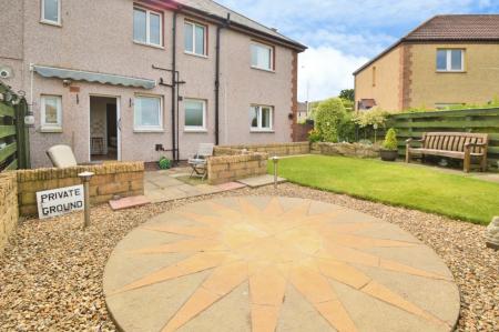 2 bedroom Semi-detached house to let in Findlay Gardens, Edinburgh, EH7