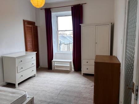 2 bedroom Flat to let in Saxe Coburg Street, Edinburgh, EH3