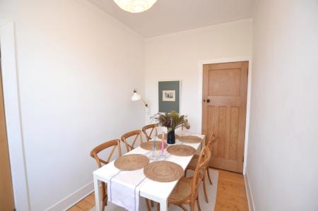 2 bedroom Flat to let in Learmonth Avenue, Comely Bank, Edinburgh, EH4