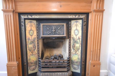2 bedroom Flat to let in Learmonth Avenue, Comely Bank, Edinburgh, EH4