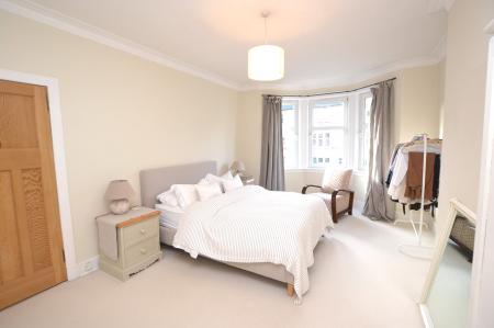 2 bedroom Flat to let in Learmonth Avenue, Comely Bank, Edinburgh, EH4