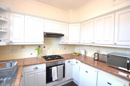 2 bedroom Flat to let in Learmonth Avenue, Comely Bank, Edinburgh, EH4