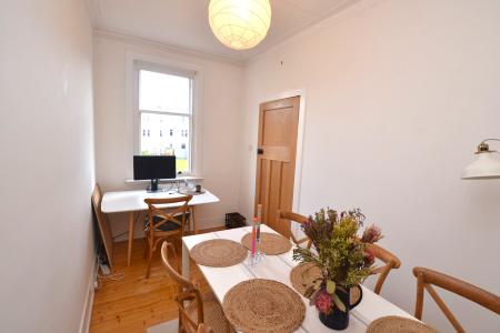 2 bedroom Flat to let in Learmonth Avenue, Comely Bank, Edinburgh, EH4