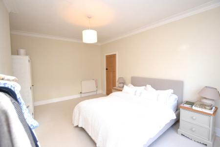 2 bedroom Flat to let in Learmonth Avenue, Comely Bank, Edinburgh, EH4