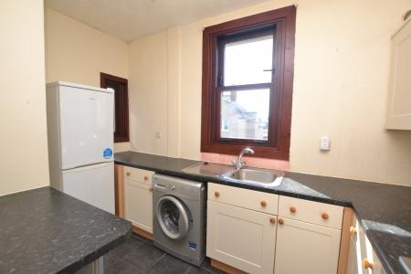 2 bedroom Flat to let in McKinlay Terrace, Loanhead, EH20