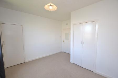 2 bedroom Flat to let in McKinlay Terrace, Loanhead, EH20