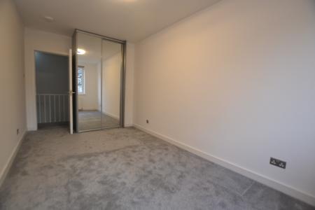 3 bedroom Flat to let in Bedford Court, Edinburgh, EH4