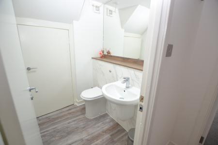 3 bedroom Flat to let in Bedford Court, Edinburgh, EH4
