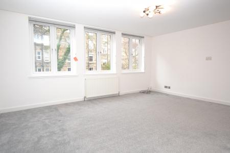 3 bedroom Flat to let in Bedford Court, Edinburgh, EH4