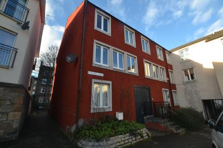 3 bedroom Flat to let in Bedford Court, Edinburgh, EH4