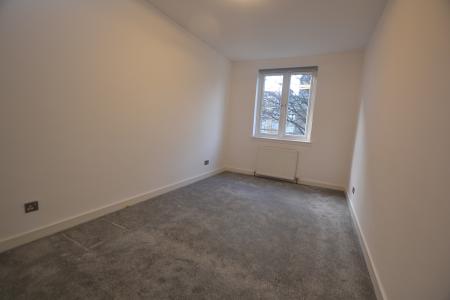 3 bedroom Flat to let in Bedford Court, Edinburgh, EH4