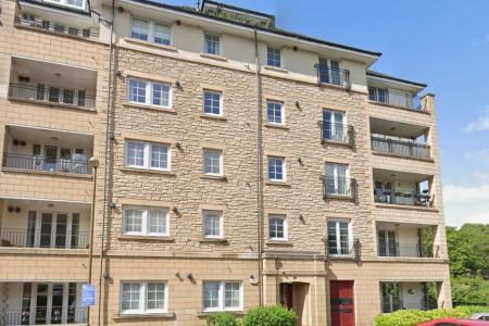 3 bedroom Flat to let in Powderhall Brae, Canonmills, Edinburgh, EH7