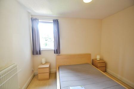 3 bedroom Flat to let in Powderhall Brae, Canonmills, Edinburgh, EH7