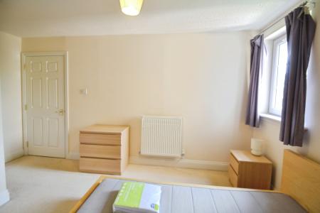 3 bedroom Flat to let in Powderhall Brae, Canonmills, Edinburgh, EH7