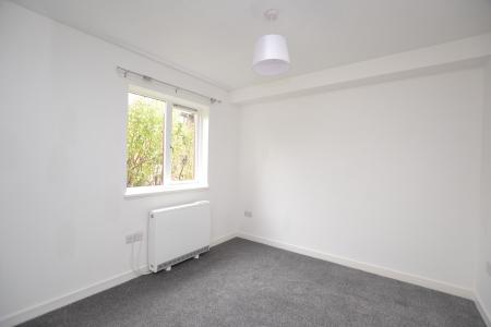 1 bedroom Flat to let in Allanfield, Edinburgh, EH7