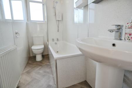 2 bedroom Flat to let in Raeburn Place, Edinburgh, EH4