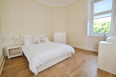 2 bedroom Flat to let in Raeburn Place, Edinburgh, EH4