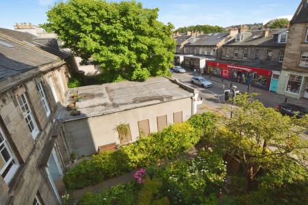 2 bedroom Flat to let in Raeburn Place, Edinburgh, EH4
