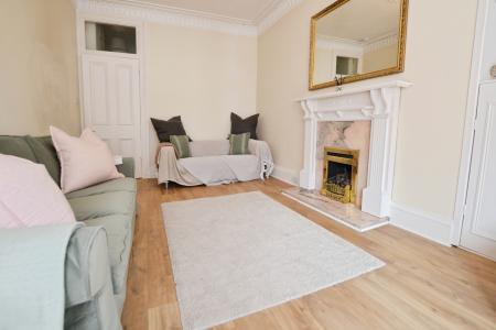 2 bedroom Flat to let in Raeburn Place, Edinburgh, EH4