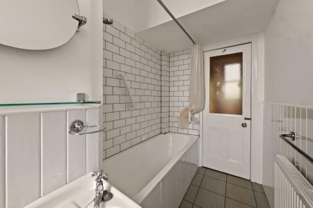 5 bedroom Flat to let in East Trinity Road, Trinity, Edinburgh, EH5