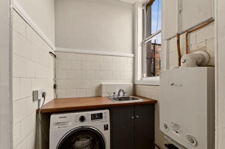 5 bedroom Flat to let in East Trinity Road, Trinity, Edinburgh, EH5