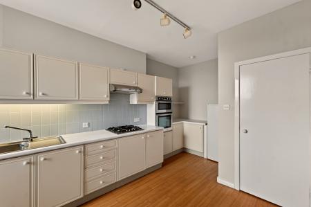 5 bedroom Flat to let in East Trinity Road, Trinity, Edinburgh, EH5