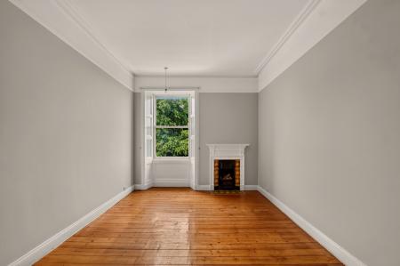 5 bedroom Flat to let in East Trinity Road, Trinity, Edinburgh, EH5