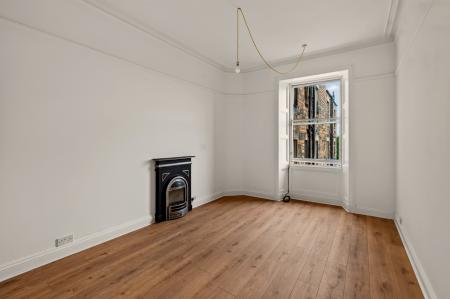 5 bedroom Flat to let in East Trinity Road, Trinity, Edinburgh, EH5