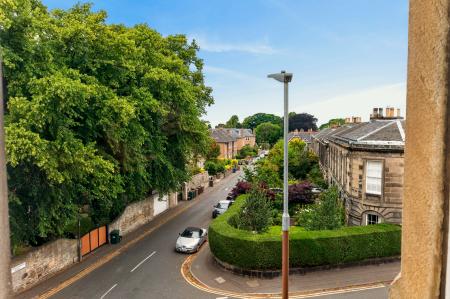 5 bedroom Flat to let in East Trinity Road, Trinity, Edinburgh, EH5