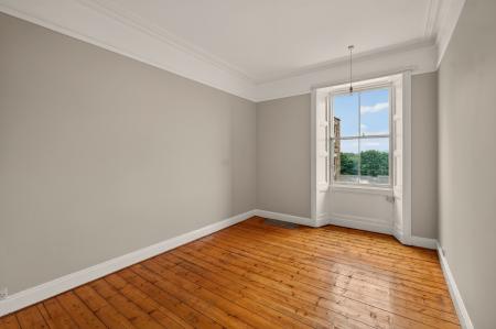 5 bedroom Flat to let in East Trinity Road, Trinity, Edinburgh, EH5