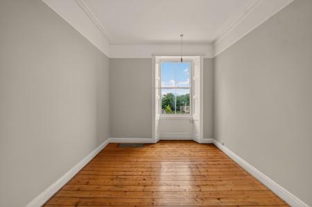 5 bedroom Flat to let in East Trinity Road, Trinity, Edinburgh, EH5